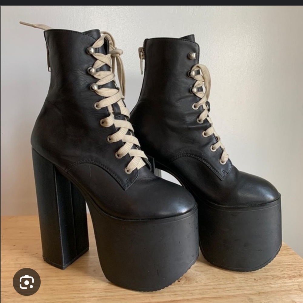 ISO UNIF SALEM SIZE 8!!!!